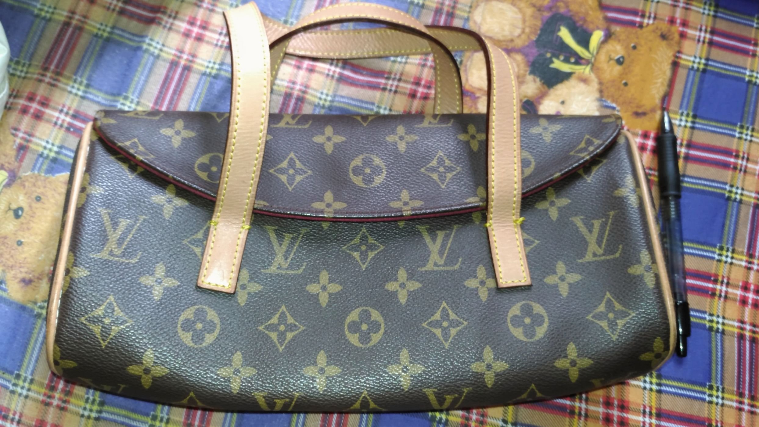 Y9260341735 542 LV包，正品，小提包