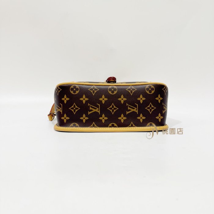 喬萱名品 12 JA1628 LV包包 原花黑內裡寬版背帶DIANE法棍包M45985 (桃園店)
