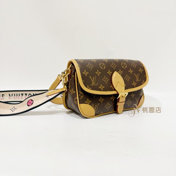 喬萱名品 12 JA1628 LV包包 原花黑內裡寬版背帶DIANE法棍包M45985 (桃園店)