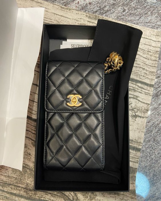 Ann國際精品專賣店 701 Chanel 香奈兒包 核桃金球手機包 黑 競標 剩21小時